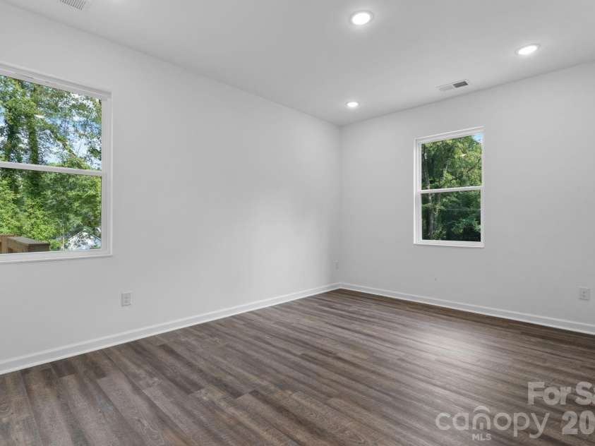 209 Knott Street, Shelby, NC 28150.  MLS# CAR4409362, YatesRealty ID 42960. 