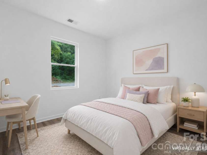 209 Knott Street, Shelby, NC 28150.  MLS# CAR4409362, YatesRealty ID 42960. 