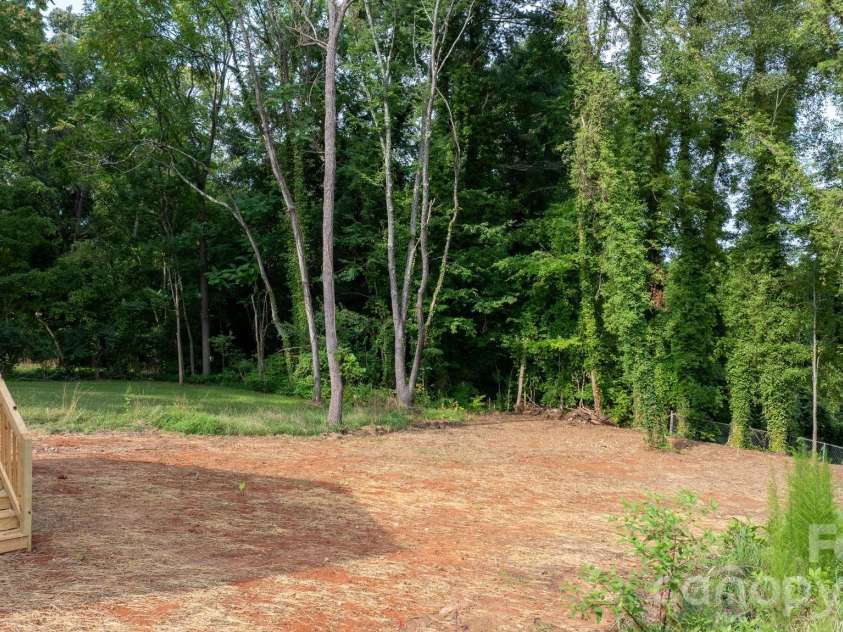 209 Knott Street, Shelby, NC 28150.  MLS# CAR4409362, YatesRealty ID 42960. 