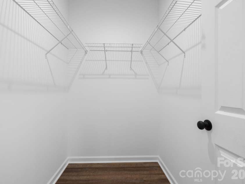 209 Knott Street, Shelby, NC 28150.  MLS# CAR4409362, YatesRealty ID 42960. Walk in closet