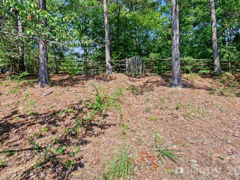 2133 Majestic Poplar Drive, Waxhaw, NC 28173.  MLS# CAR4411286, YatesRealty ID 42962. 