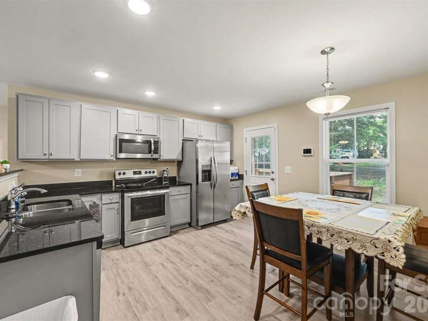 914 Brandon Street, Gastonia, NC 28052.  MLS# CAR4406354, YatesRealty ID 42963. 