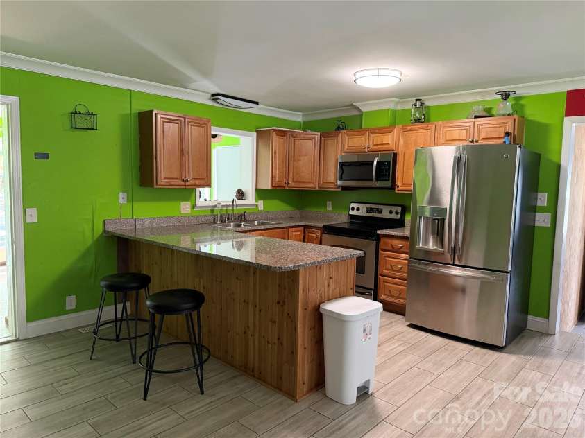 911 Eldorado Avenue, Charlotte, NC 28262.  MLS# CAR4412351, YatesRealty ID 42964. 