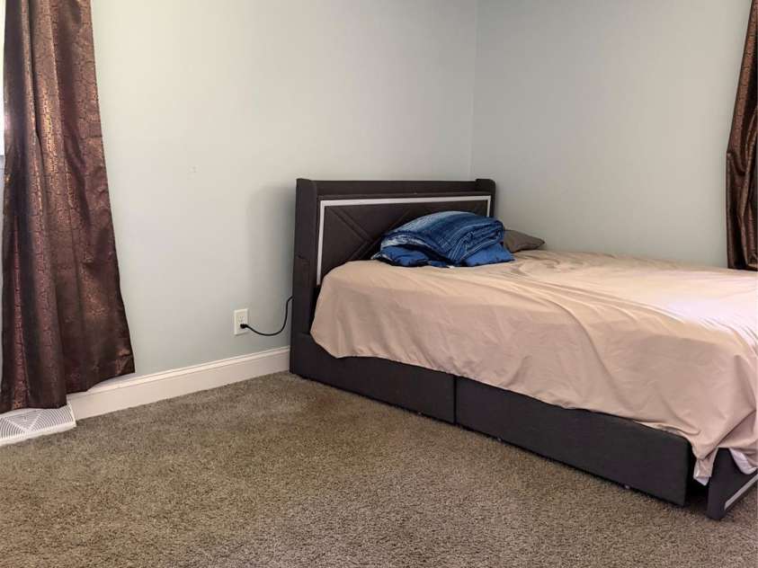 911 Eldorado Avenue, Charlotte, NC 28262.  MLS# CAR4412351, YatesRealty ID 42964. 