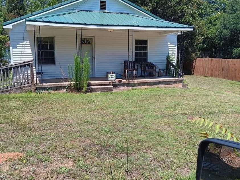 303 Lily Street, Shelby, NC 28152.  MLS# CAR4408468, YatesRealty ID 42967. 