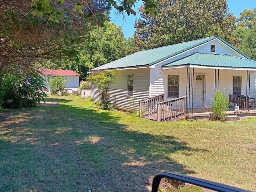 303 Lily Street, Shelby, NC 28152.  MLS# CAR4408468, YatesRealty ID 42967. 