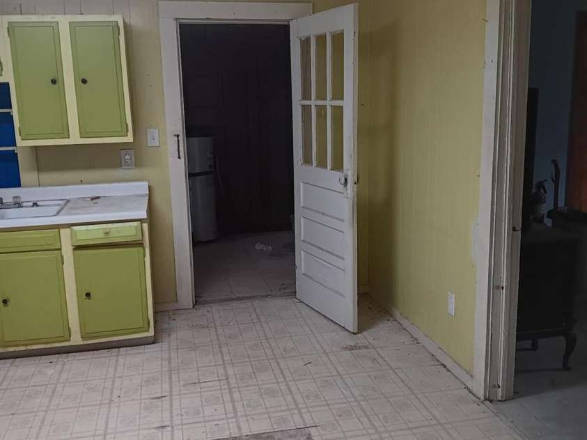 303 Lily Street, Shelby, NC 28152.  MLS# CAR4408468, YatesRealty ID 42967. 