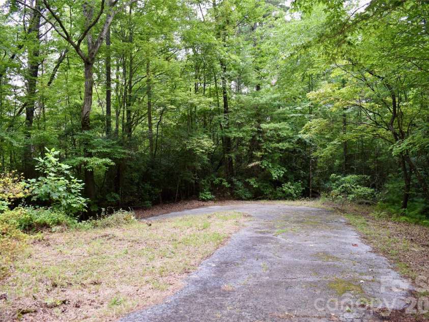173 Mountain Haven Lane, Zirconia, NC 28790.  MLS# CAR4411739, YatesRealty ID 42968. 