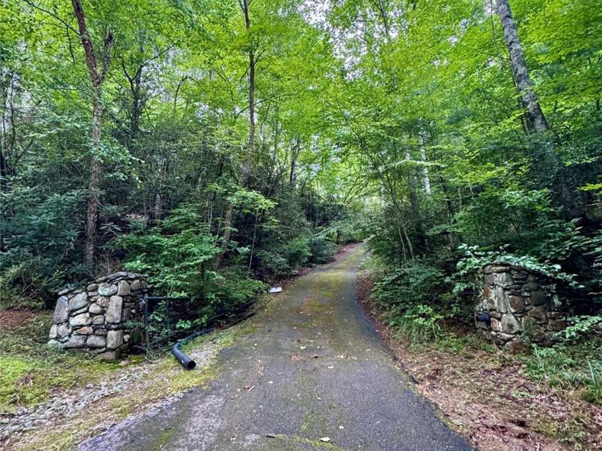 173 Mountain Haven Lane, Zirconia, NC 28790.  MLS# CAR4411739, YatesRealty ID 42968. 