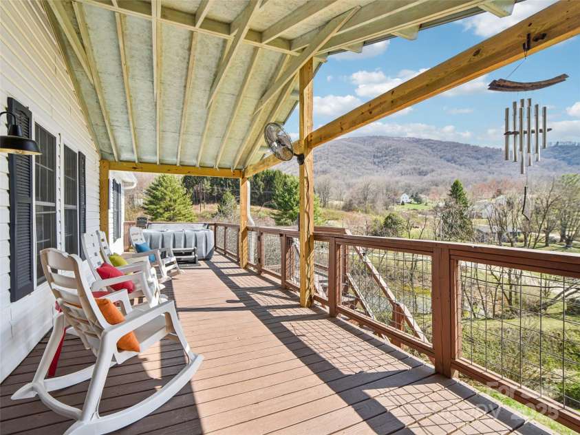 52 Westwind Drive, Canton, NC 28716.  MLS# CAR4238997, YatesRealty ID 4297. 