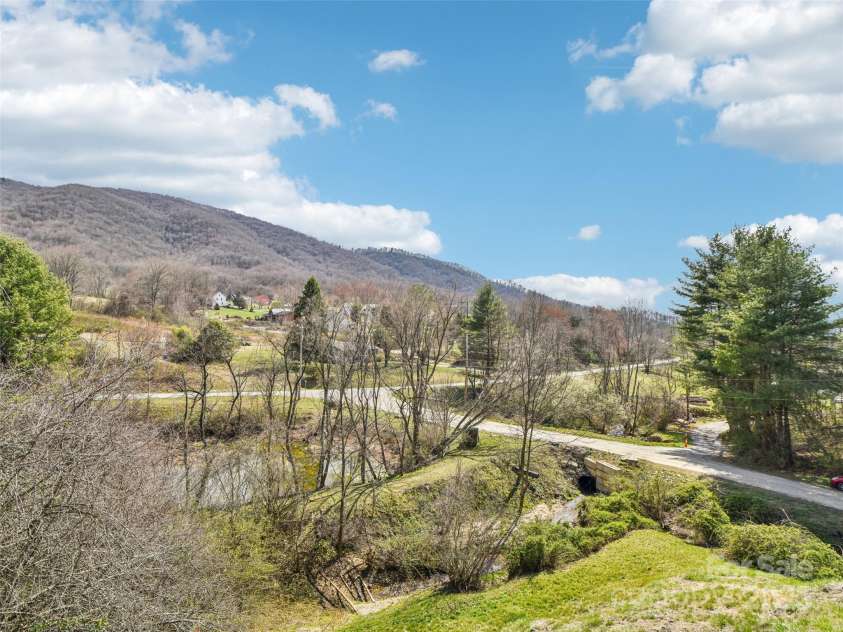 52 Westwind Drive, Canton, NC 28716.  MLS# CAR4238997, YatesRealty ID 4297. 