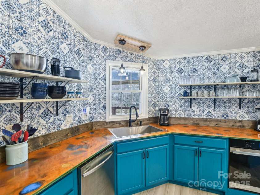 52 Westwind Drive, Canton, NC 28716.  MLS# CAR4238997, YatesRealty ID 4297. 