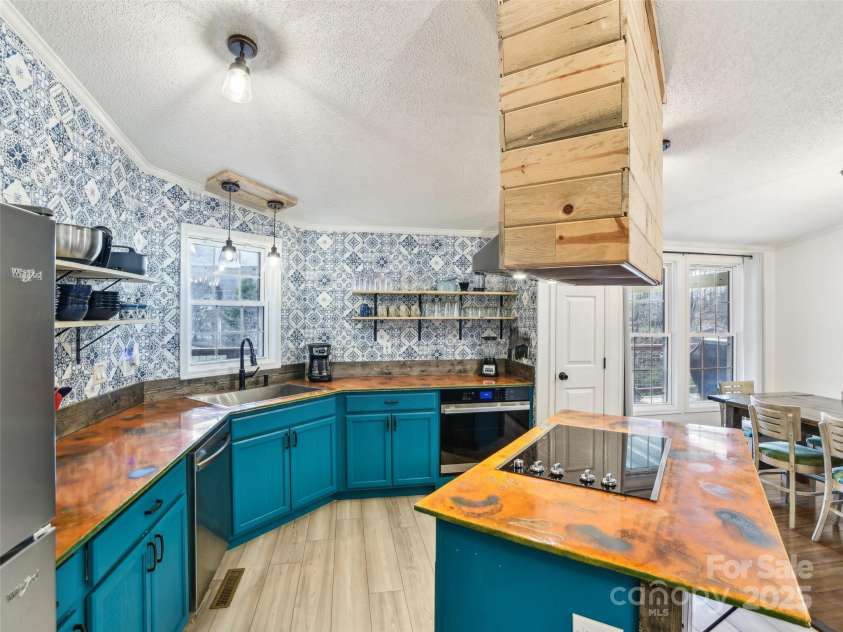 52 Westwind Drive, Canton, NC 28716.  MLS# CAR4238997, YatesRealty ID 4297. 