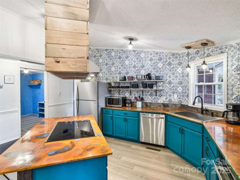 52 Westwind Drive, Canton, NC 28716.  MLS# CAR4238997, YatesRealty ID 4297. 