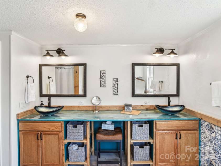 52 Westwind Drive, Canton, NC 28716.  MLS# CAR4238997, YatesRealty ID 4297. 