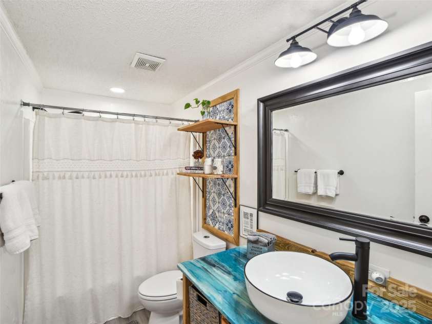 52 Westwind Drive, Canton, NC 28716.  MLS# CAR4238997, YatesRealty ID 4297. 