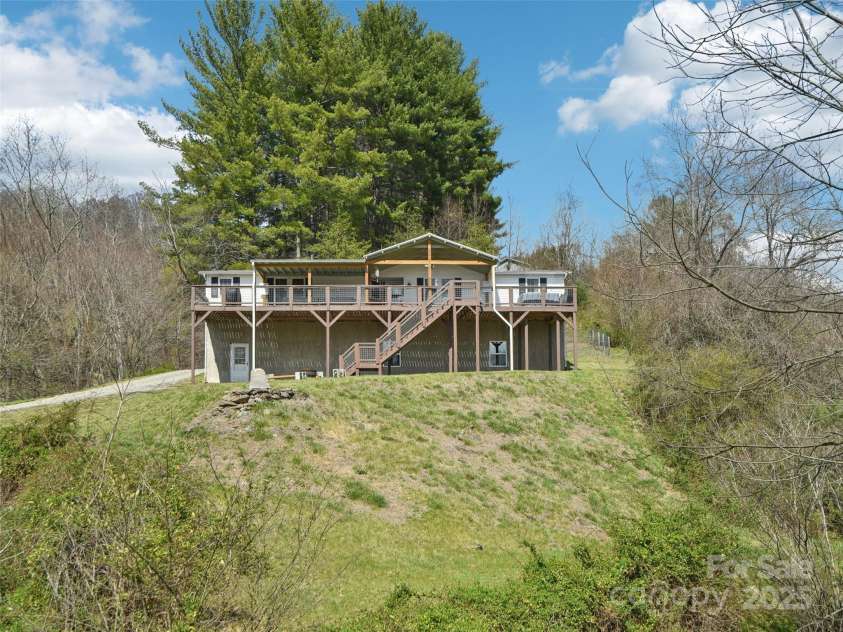 52 Westwind Drive, Canton, NC 28716.  MLS# CAR4238997, YatesRealty ID 4297. 