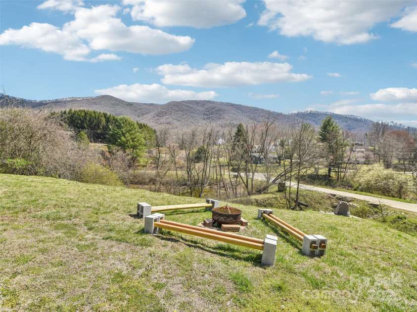 52 Westwind Drive, Canton, NC 28716.  MLS# CAR4238997, YatesRealty ID 4297. 