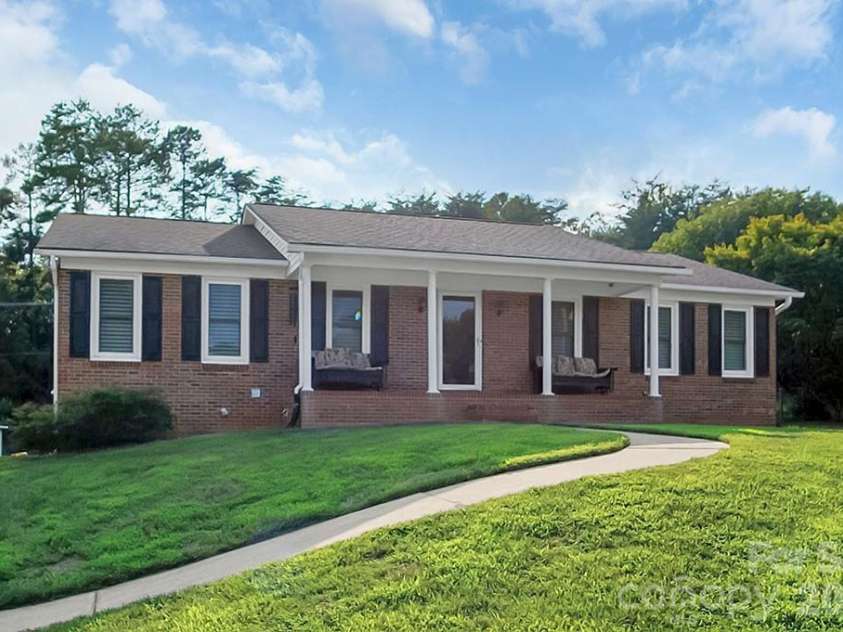 1950 BROWNSTONE Court, Gastonia, NC 28054.  MLS# CAR4409939, YatesRealty ID 42970. 