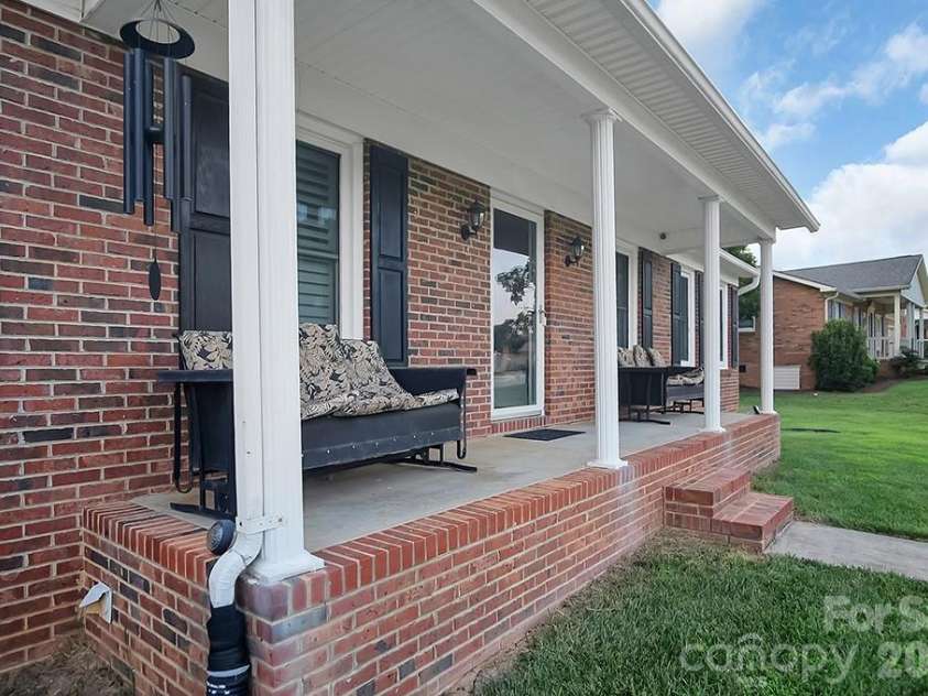 1950 BROWNSTONE Court, Gastonia, NC 28054.  MLS# CAR4409939, YatesRealty ID 42970. 