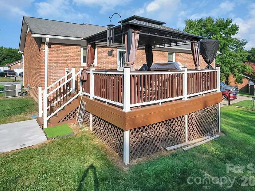 1950 BROWNSTONE Court, Gastonia, NC 28054.  MLS# CAR4409939, YatesRealty ID 42970. 