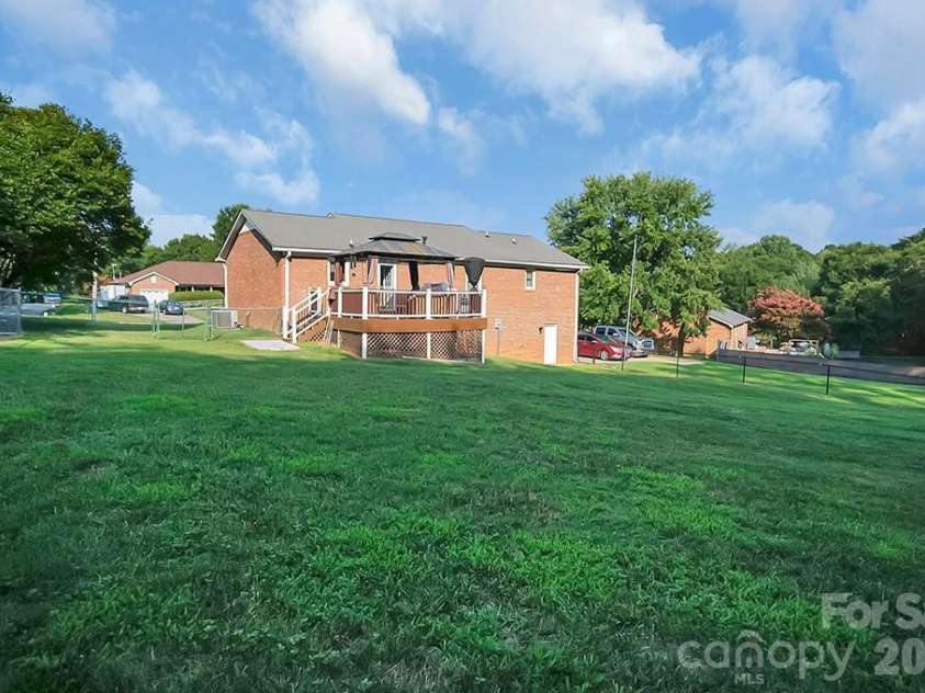 1950 BROWNSTONE Court, Gastonia, NC 28054.  MLS# CAR4409939, YatesRealty ID 42970. 