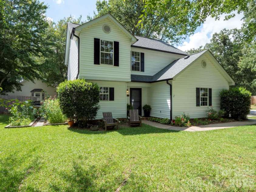 3015 Queensdale Drive, Monroe, NC 28110.  MLS# CAR4411863, YatesRealty ID 42971. 
