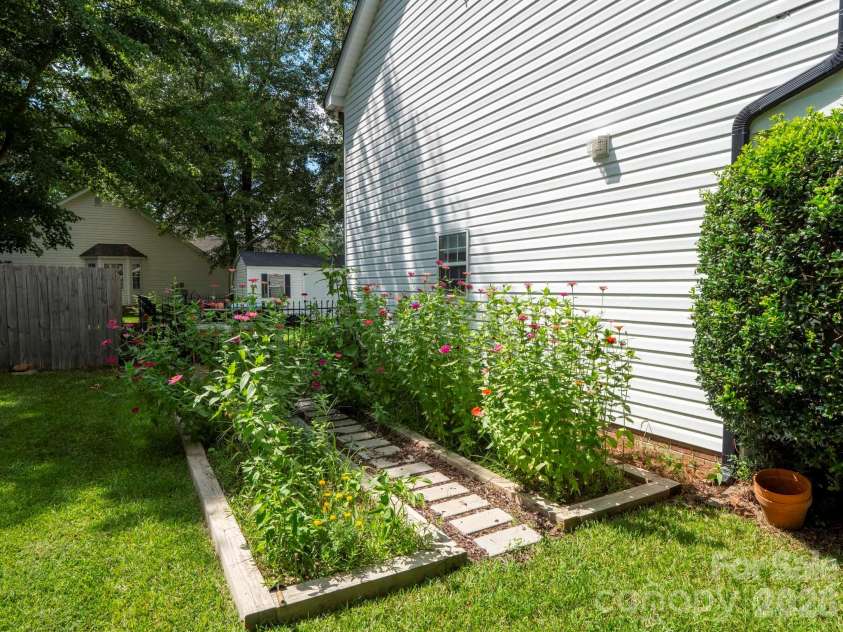 3015 Queensdale Drive, Monroe, NC 28110.  MLS# CAR4411863, YatesRealty ID 42971. 
