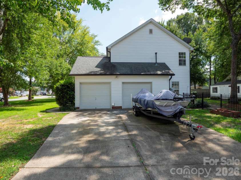 3015 Queensdale Drive, Monroe, NC 28110.  MLS# CAR4411863, YatesRealty ID 42971. 