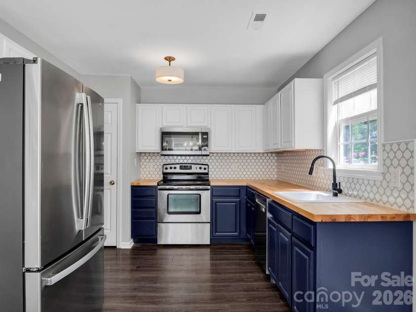 3015 Queensdale Drive, Monroe, NC 28110.  MLS# CAR4411863, YatesRealty ID 42971. 