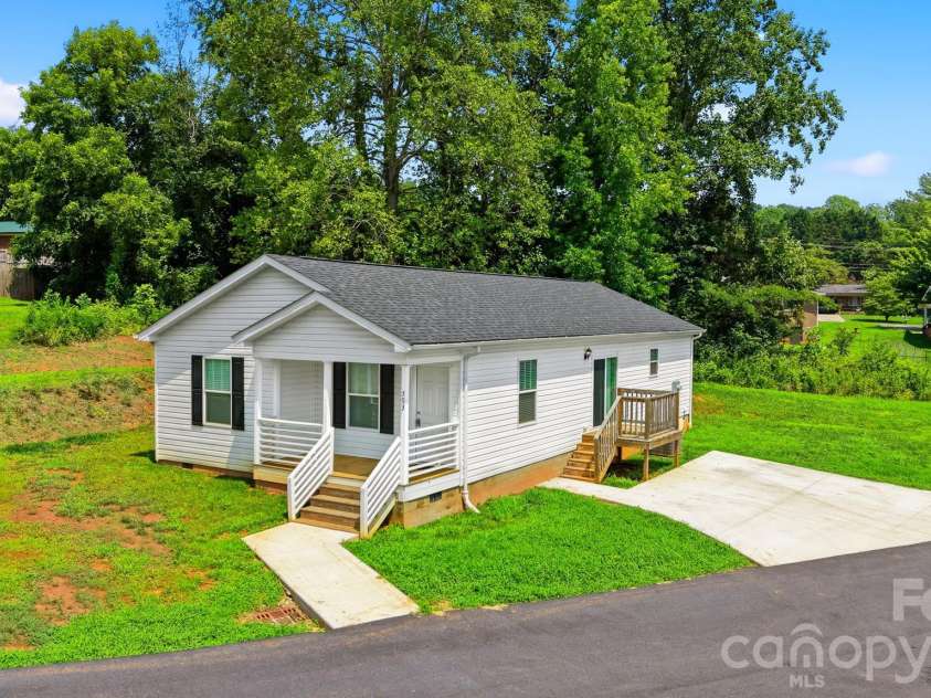 503 Hopewell Road, Morganton, NC 28655.  MLS# CAR4409861, YatesRealty ID 42972. 