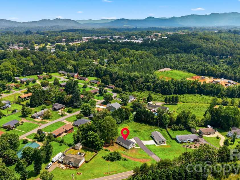 503 Hopewell Road, Morganton, NC 28655.  MLS# CAR4409861, YatesRealty ID 42972. 