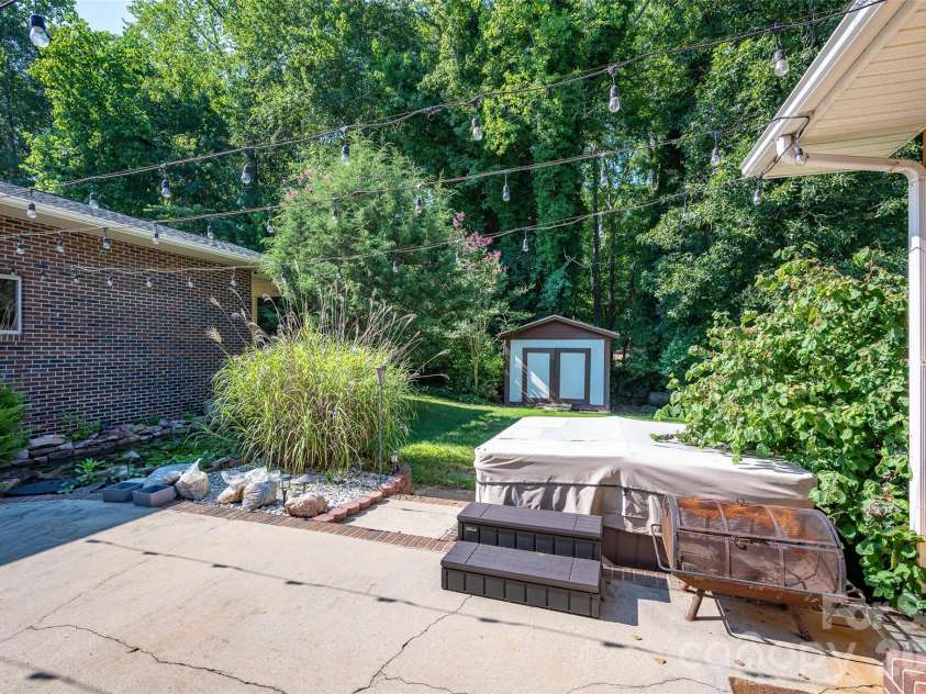 3959 Holly Springs Drive, Newton, NC 28658.  MLS# CAR4410579, YatesRealty ID 42973. 