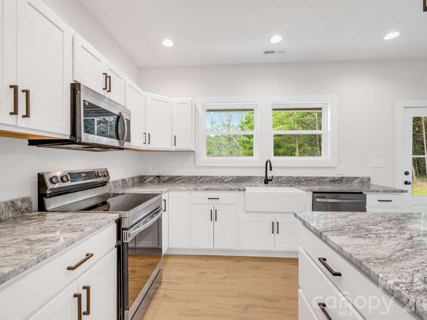118 Dog Star Lane, Alexander, NC 28701.  MLS# CAR4411929, YatesRealty ID 42974. 