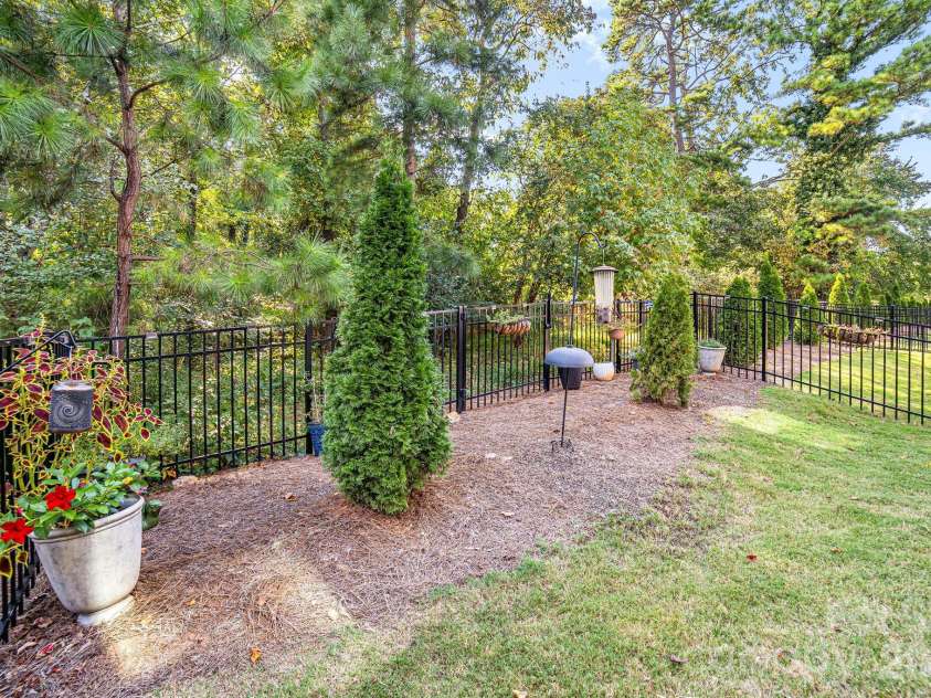 10432 Audubon Ridge Drive, Cornelius, NC 28031.  MLS# CAR4403947, YatesRealty ID 42976. 