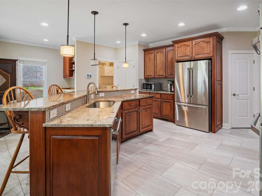1746 30th Avenue Drive, Hickory, NC 28601.  MLS# CAR4408655, YatesRealty ID 42977. 