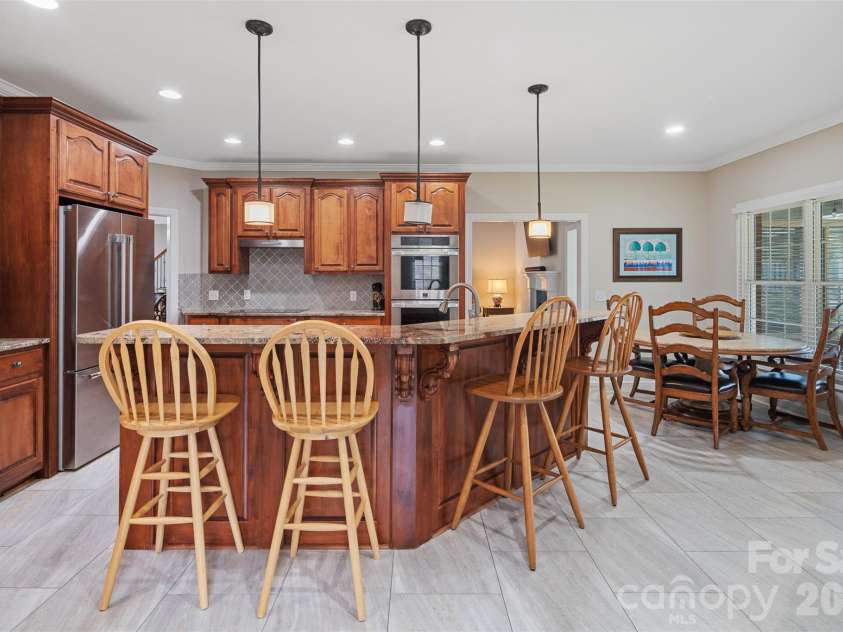 1746 30th Avenue Drive, Hickory, NC 28601.  MLS# CAR4408655, YatesRealty ID 42977. 