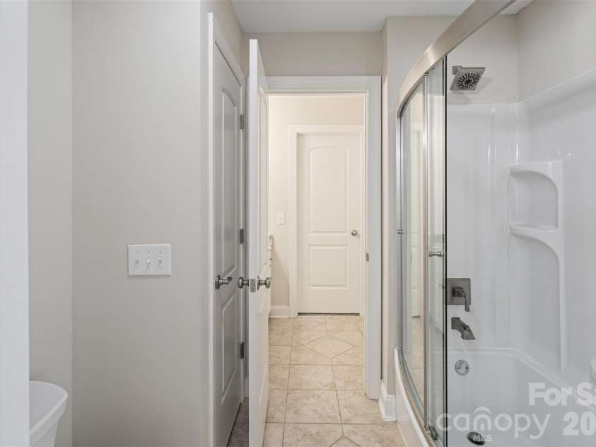 1746 30th Avenue Drive, Hickory, NC 28601.  MLS# CAR4408655, YatesRealty ID 42977. 