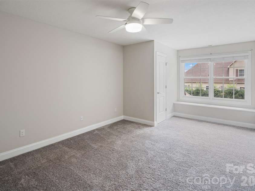1746 30th Avenue Drive, Hickory, NC 28601.  MLS# CAR4408655, YatesRealty ID 42977. 