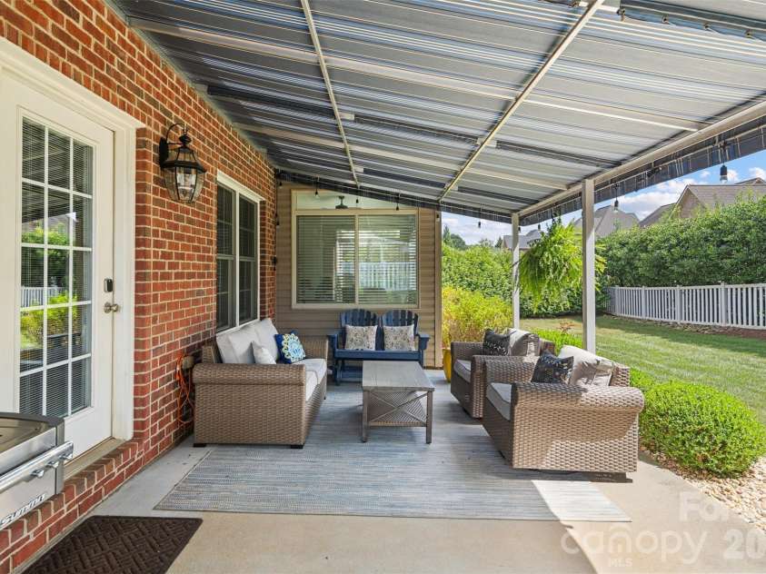 1746 30th Avenue Drive, Hickory, NC 28601.  MLS# CAR4408655, YatesRealty ID 42977. 