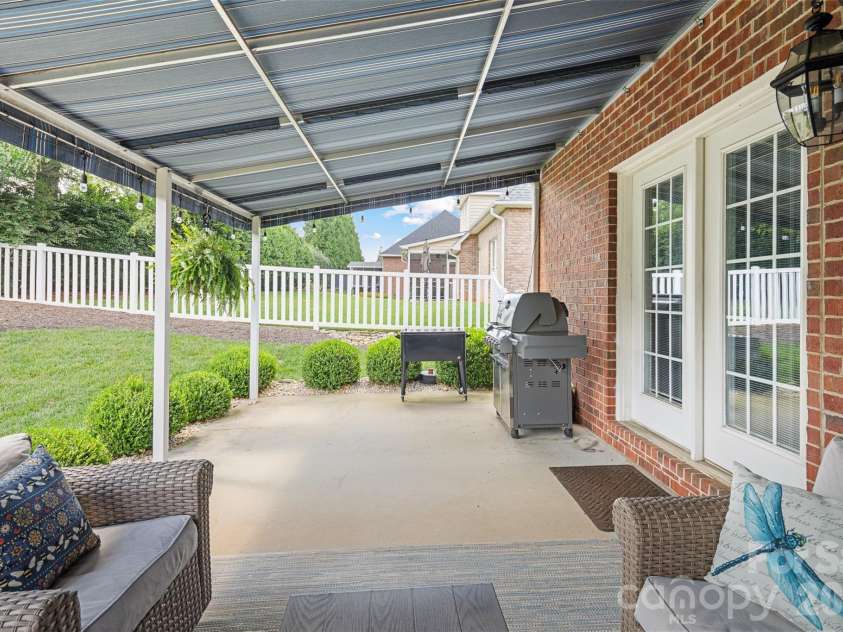 1746 30th Avenue Drive, Hickory, NC 28601.  MLS# CAR4408655, YatesRealty ID 42977. 