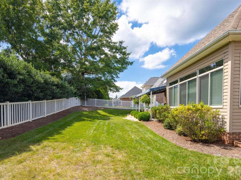 1746 30th Avenue Drive, Hickory, NC 28601.  MLS# CAR4408655, YatesRealty ID 42977. 