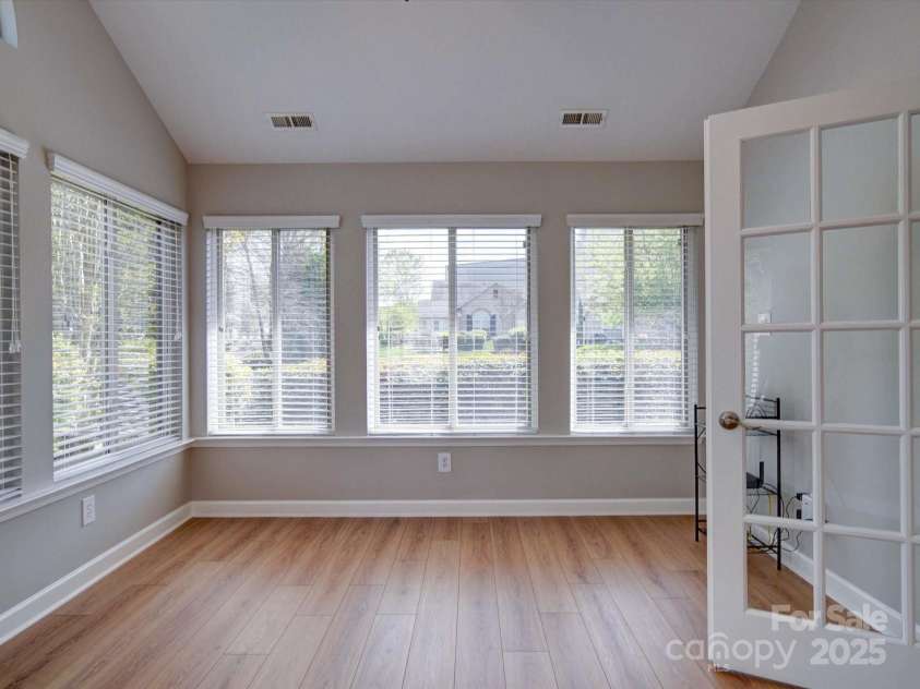 4754 Polo Gate Boulevard, Charlotte, NC 28216.  MLS# CAR4242943, YatesRealty ID 4298. 