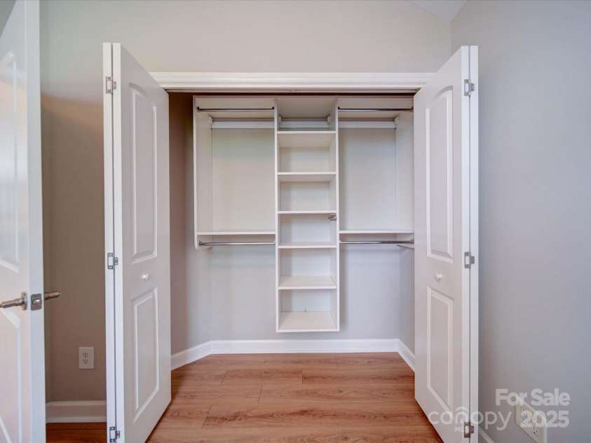 4754 Polo Gate Boulevard, Charlotte, NC 28216.  MLS# CAR4242943, YatesRealty ID 4298. 