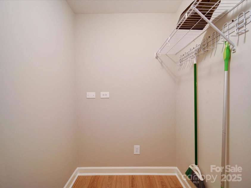 4754 Polo Gate Boulevard, Charlotte, NC 28216.  MLS# CAR4242943, YatesRealty ID 4298. 