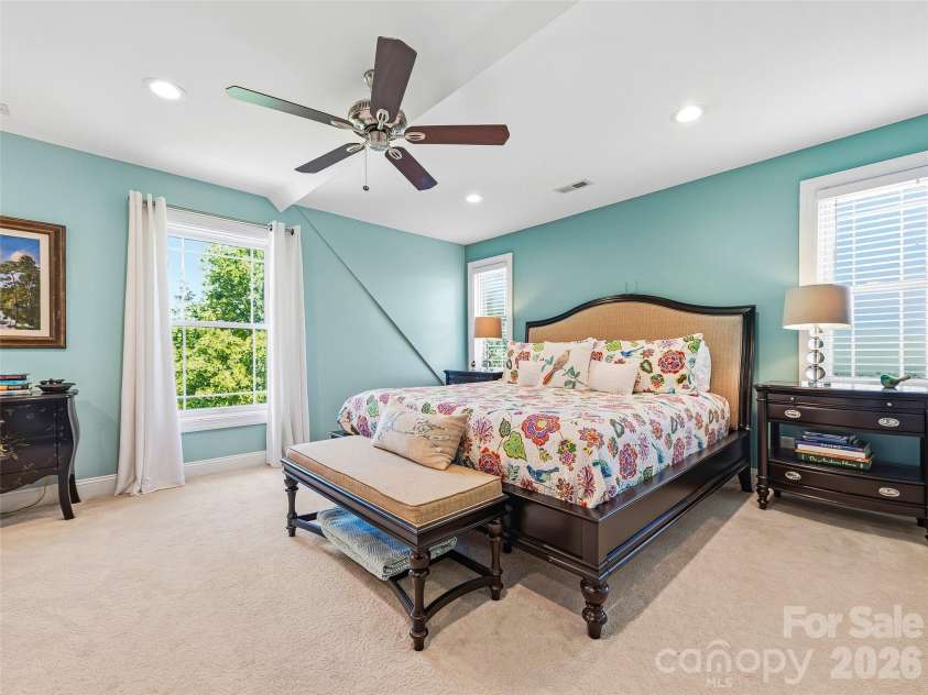 15 Patton Circle, Asheville, NC 28804.  MLS# CAR4402292, YatesRealty ID 42980. First Guests suite