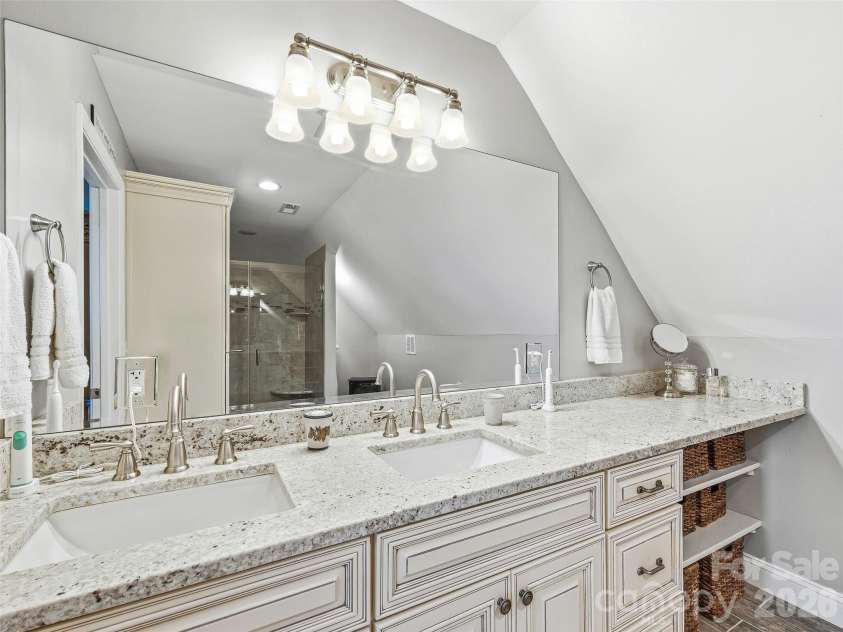 15 Patton Circle, Asheville, NC 28804.  MLS# CAR4402292, YatesRealty ID 42980. Well designed primary bath.
