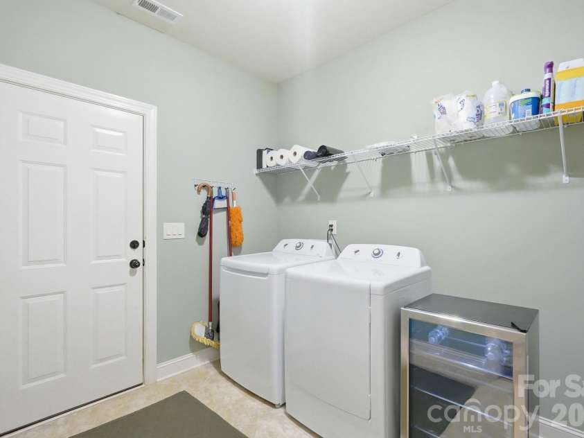 534 Iron Horse Lane, Midland, NC 28107.  MLS# CAR4410589, YatesRealty ID 42981. 