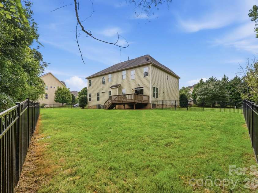 534 Iron Horse Lane, Midland, NC 28107.  MLS# CAR4410589, YatesRealty ID 42981. 