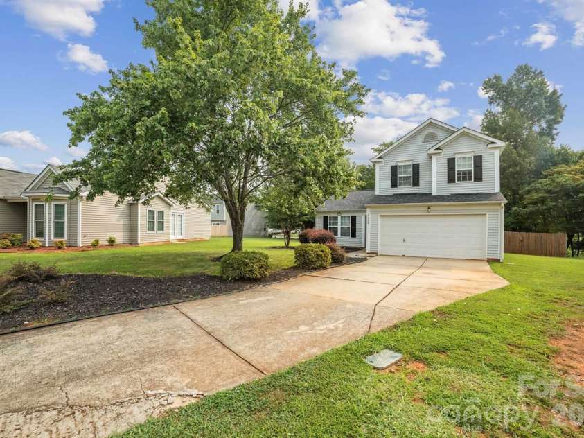 1508 Hollow Maple Drive, Charlotte, NC 28216.  MLS# CAR4411969, YatesRealty ID 42982. 